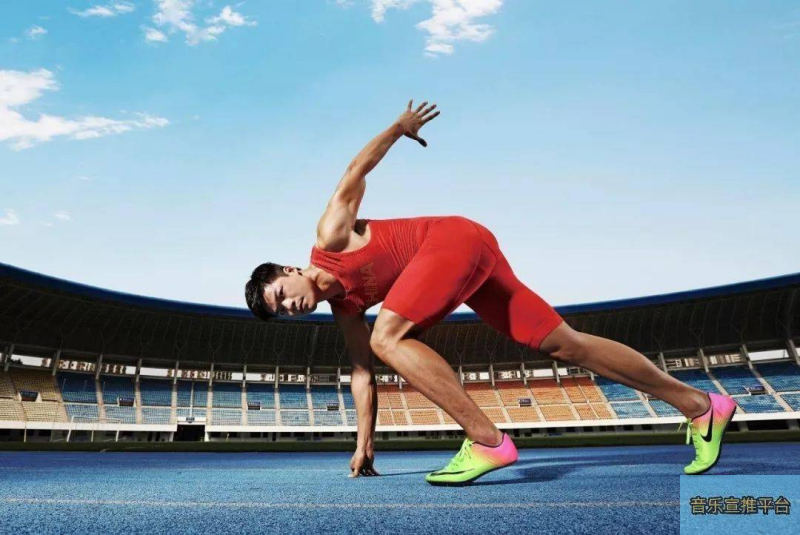 圣保利主帅调侃凯恩：去年他踢我们那脚射门，球现在还在飞吧